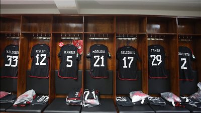 أول صور من غرفتي ملابس الأهلي وسيمبا قبل مباراة الفريقين