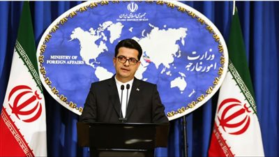 إيران تنهي مهام سفيرها في أذربيجان بسبب صحفية غير محجبة 