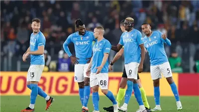 أتالانتا يتقدم بثنائية على نابولي فى الشوط الأول