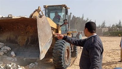 حملات لإزالة التعديات ومخالفات البناء في الحسينية وديرب نجم