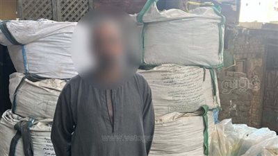 ضبط قهوجي بتهمة تصنيع أغذية فاسدة في القاهرة
