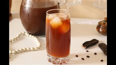 فوائد الخروب، يساعد في علاج مشاكل الهضم 