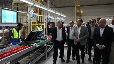 رئيس الوزراء يزور مجمع هاير الصناعي بالعاشر من رمضان، ويؤكد: نسعى لتوطين مختلف الصناعات 