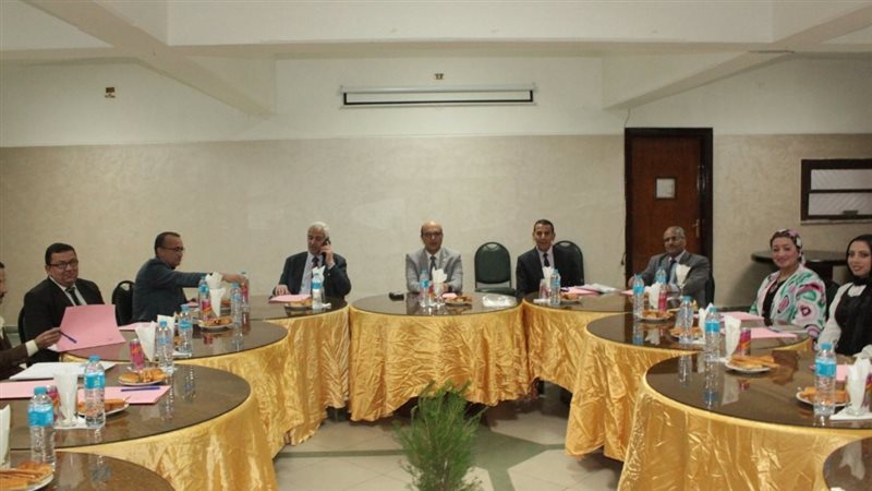 اجتماع نادي جامعة