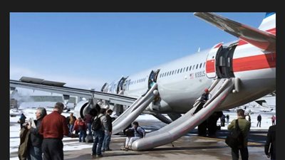 رائحة كريهة تجبر طائرة على إخلاء جميع ركابها