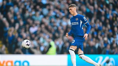 بيرنلي بـ 10 لاعبين يتعادل مع تشيلسي 2-2 في الدوري الإنجليزي 