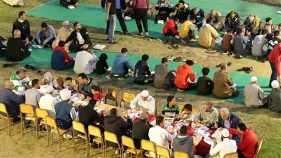 فرحة اللمة مع الجيران، الشراقوة ينظمون موائد إفطار جماعية (صور)