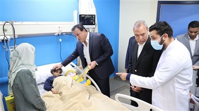 وزير الصحة يتفقد مجمع الرعايات المركزة في 3 مستشفيات بالقاهرة والقليوبية بطاقة 90 سريرًا 