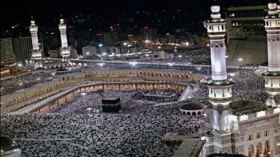 مشهد مبهج، امتلاء ساحات الحرم المكي قبل صلاة المغرب يوم 27 رمضان (فيديو)