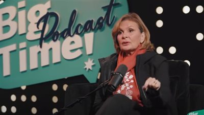 يسرا: كنت بحب واحد اكتشفت بعدها أنه قريب جوزي ومعجب كان بيكتب لي خطابات عشق بالدم (فيديو) 