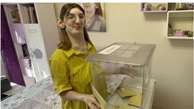 صندوق اقتراع ديلفري، أطول امرأة بالعالم تشارك في الانتخابات التركية
