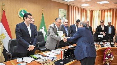 محافظ الشرقية يترأس اجتماع المجلس التنفيذي 