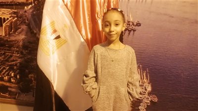 الطفلة صِبا موهبة في تأليف وإلقاء الشعر تتألق في سماء الأقصر (فيديو)