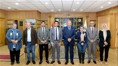 رئيس جامعة المنصورة يعقد اجتماعًا لمناقشة تطوير منظومة الطلاب الوافدين