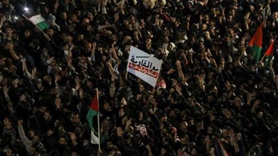 مظاهرات حاشدة فى الأردن لمحاصرة سفارة إسرائيل، وبيان من الأمن العام