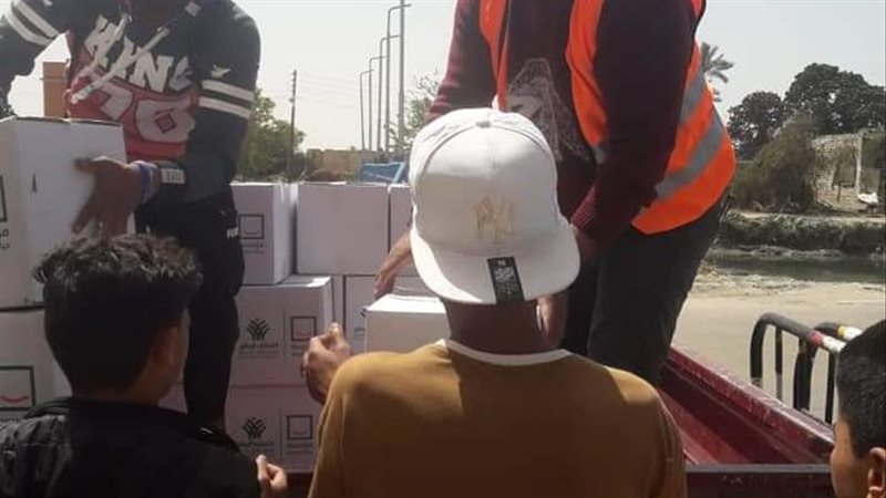 جانب من توفير الوجبات،