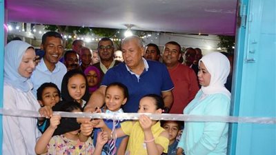 لتوزيع 10 آلاف قطعة ملابس بالمجان، محافظ الوادي الجديد يفتتح معرض 