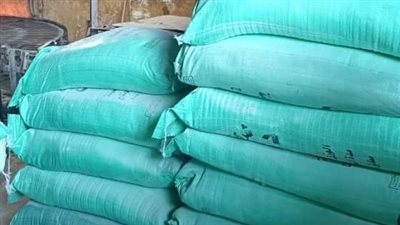 ضبط شكائر دقيق مدعم مخالفة للأوزان في أحد مطاحن الجيزة 