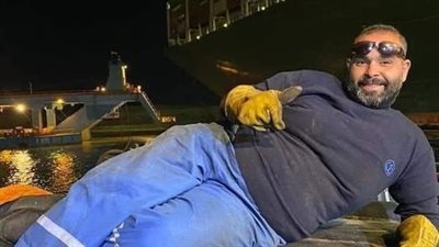 وفاة صاحب أشهر صورة في تعويم السفينة ايفرجيفن، ومواقع التواصل تتحول لدفتر عزاء (صور)