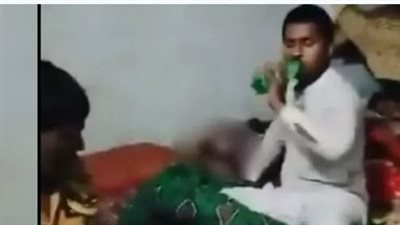 باكستاني يكافئ نجله بعد خنق شقيقته بزجاجة ماء 