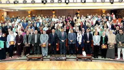 رئيس جامعة المنصورة ومحافظ الدقهلية يشهدان ختام البرنامج التدريبي لرفع كفاءة الأطباء لتولي المناصب القيادية