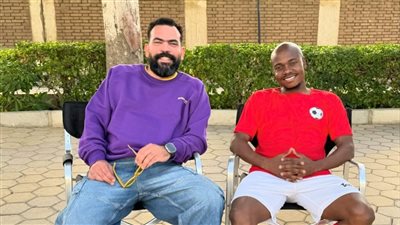 كواليس إعلان بيرسي تاو لإحدى شركات البسكويت 