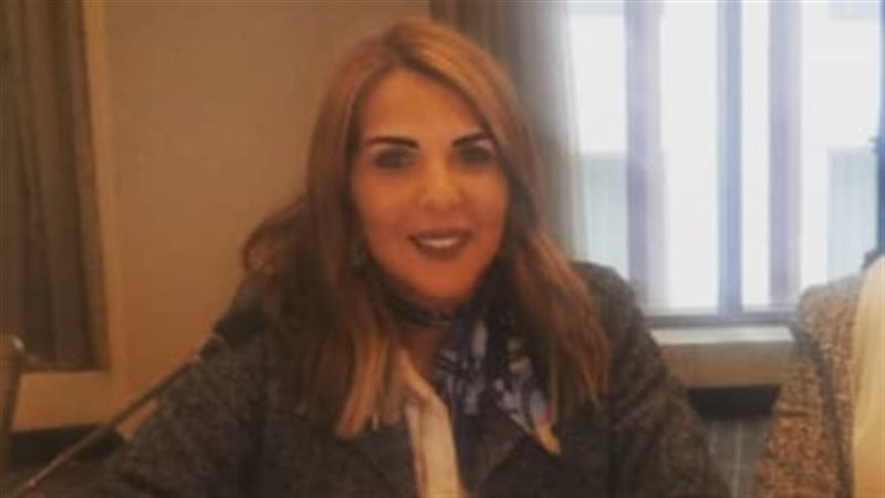 الدكتورة مني وهبة