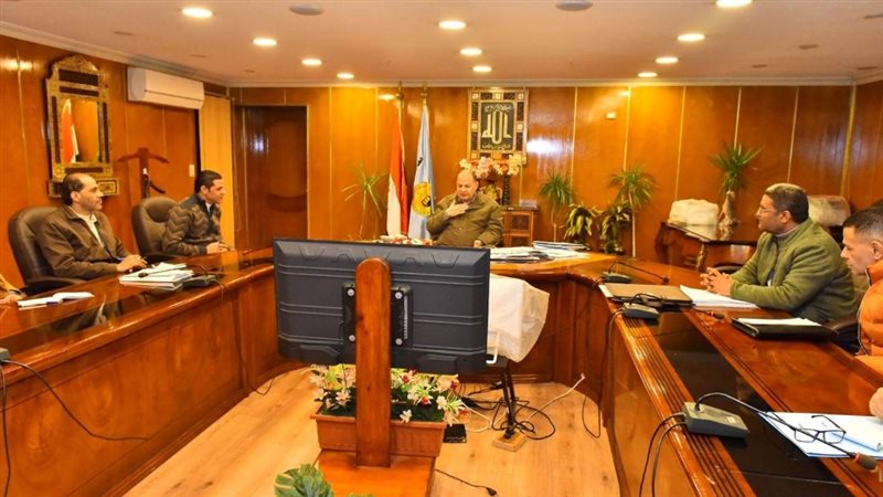 اجتماع محافظ أسيوط،