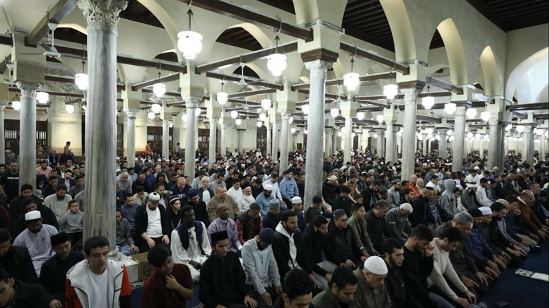 صلاة التهجد بالجامع
