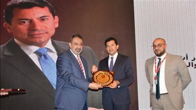 أشرف صبحي يشهد تكريم جمعية اللاعبين المحترفين لرموز كرة القدم