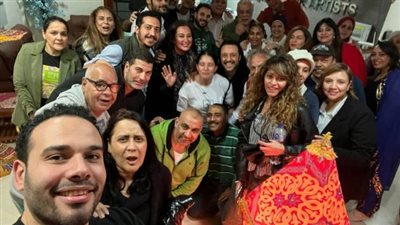 نقابة المهن التمثيلية تنظم إفطارا جماعيا في دار مسنين بحضور أشرف زكي 