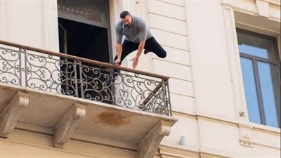 مشهد صعب لـ عمرو يوسف في فيلم 