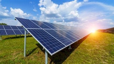 خبير يكشف سبب ارتفاع تكلفة استخدام الطاقة الشمسية بالمنازل 