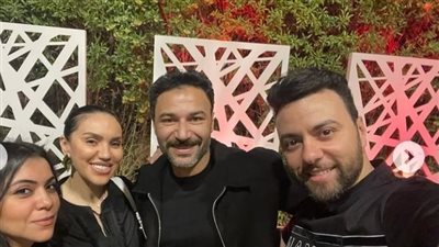  رفقة أصدقائه، أحدث ظهور لـ محمد العمروسي بعد خضوعه لعملية جراحية