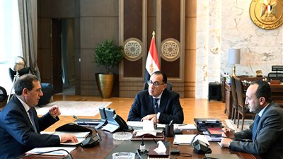 الحكومة تبحث موقف توفير الاحتياجات البترولية قبل إجازة العيد