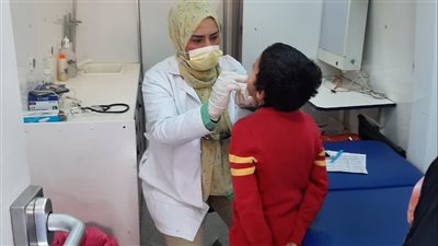 صحة الإسماعيلية تقدم الخدمات الطبية لأهالي قرية أبو شحاتة (صور) 