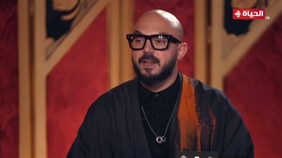 محمود العسيلي: حياتي باظت من طفل بيحفظ القرآن لمطرب (فيديو)