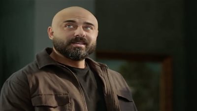 أحمد صلاح حسني يستولى على معرض ياسمين صبري في الحلقة 8 من رحيل