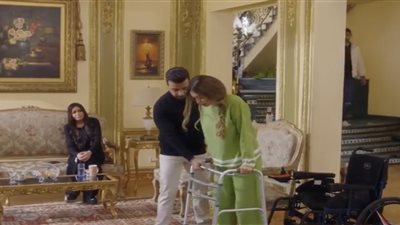 ميار الغيطي تستعيد قدراتها على المشي في الحلقة 23 من مسلسل صدفة