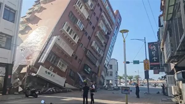 مشاهد مروعة من زلزال تايوان، أبنية انهارت وأبراج تتمايل والإصابات بالعشرات (فيديو)