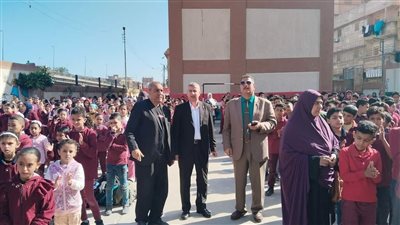 مدير تعليم دمياط يطالب بتعريف الطلاب بما تم إنجازه لتنمية روح الولاء والانتماء وحب الوطن 