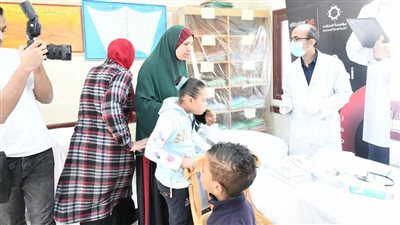 قافلة طبية لطلاب مدرسة الفيوم للتربية الفكرية وأسرهم