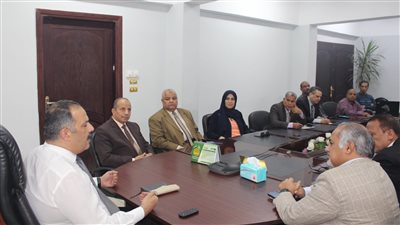 بحضور وكيل تعليم الأقصر، مياه الشرب تعقد اللجنة التنسيقية العليا لمبادرة صحتنا في بيئتنا