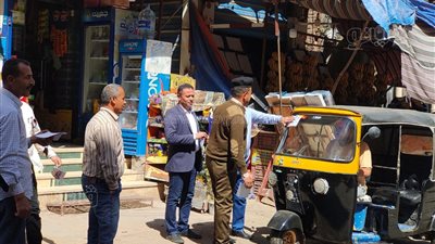 ملصقات بتعريفة ركوب موحدة على «التكاتك» بكفر الشيخ