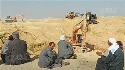 الأرض صخرية، شهود عيان يروون تفاصيل حادث سقوط مزارع في بئر المنيا 