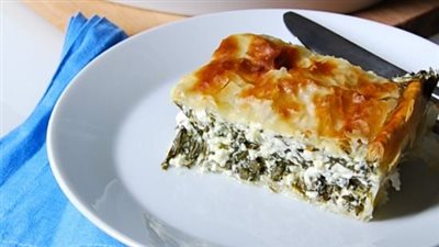 طريقة عمل بوريك تركى بالسبانخ والجبنة للسحور