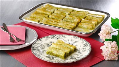 طريقة عمل أصابع البقلاوة الملفوفة بالفستق، حلوى لذيذة قدميها بعد الإفطار 