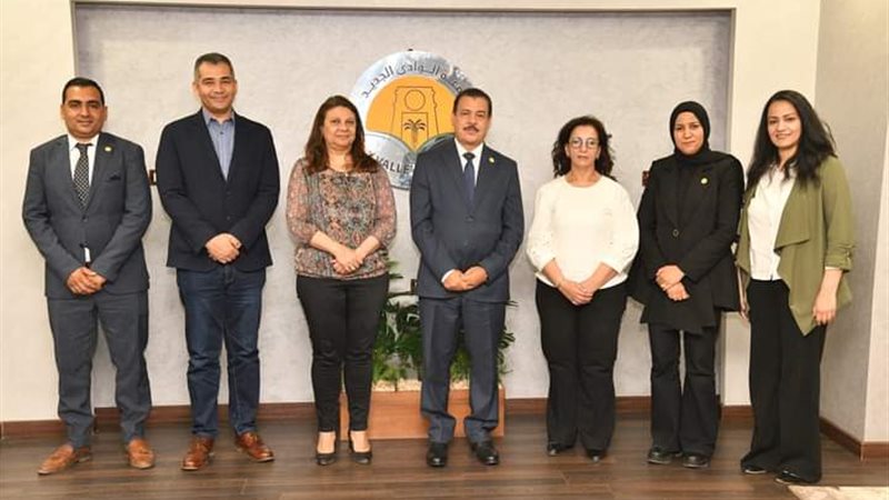 طنطاوي ووفد الجامعة