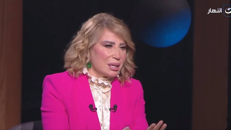 المخرجة إيناس الدغيدي،