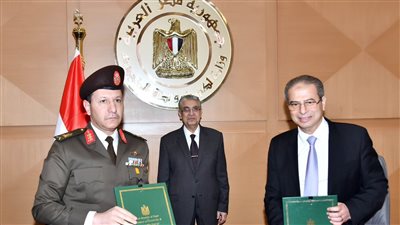 إدارة الإشارة بالقوات المسلحة توقع مذكرة تفاهم مع الشركة القابضة لكهرباء مصر 
